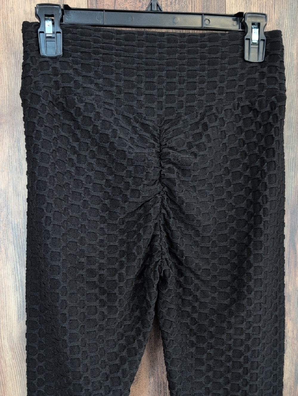 Women's High-Rise Black Textured Butt Lift Leggings L            M383